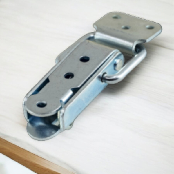 Замок для ящиков 66,4*55,9 мм., цинк / Надежный и долговечный